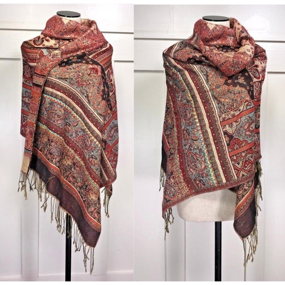 Unbranded Accessories - *SOLD* Woven Scarf with Fringe